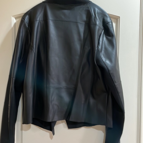 Good condition faux leather jacket - Picture 5 of 6